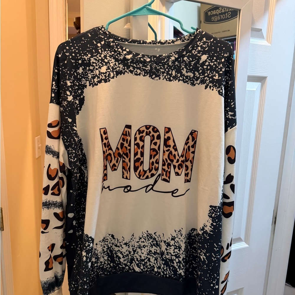 Graphic 'MOM Mode' Sweatshirt